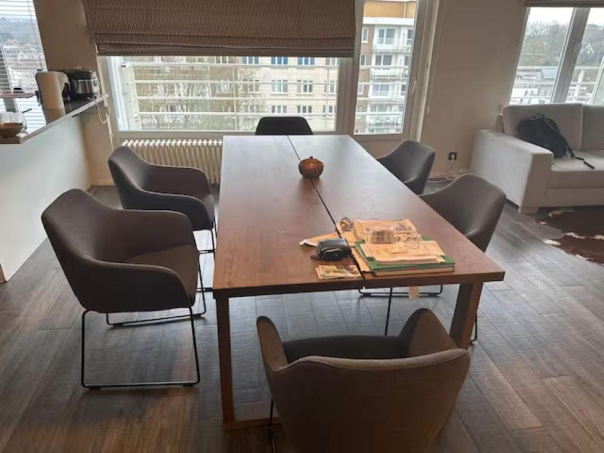 Clam，grand In Uccle Apartment